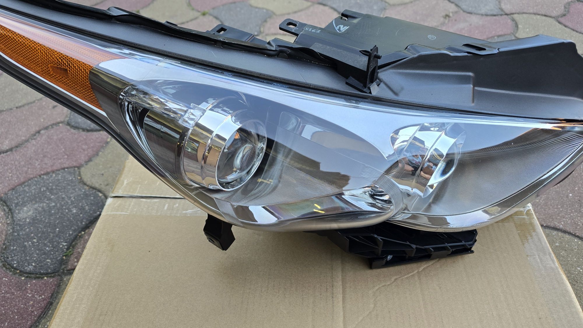 Lampa USA reflektor infiniti qx70 fx30 fx35 fx50 fx2 xenon prawy 2017