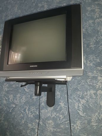 Телевизор с полкой