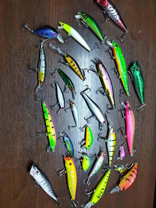 Продам Продам воблери нові різних розмірів і кольорів.