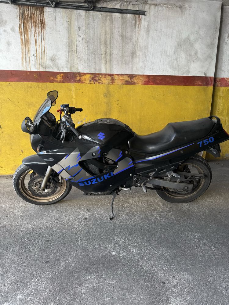 Suzuki gsxf 750, 1992