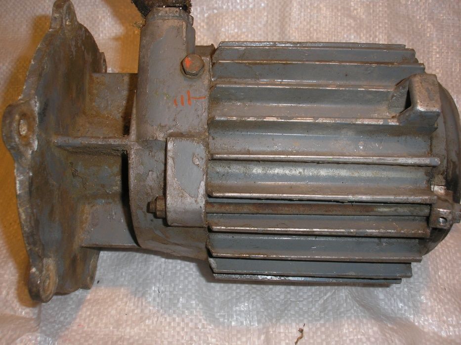 Электро мотор с насоса