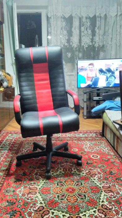 ЗВОНИТЕ РАБОТАЮ!Ремонт перетяжка мебели.Диваны,кресла, стулья, уголки.