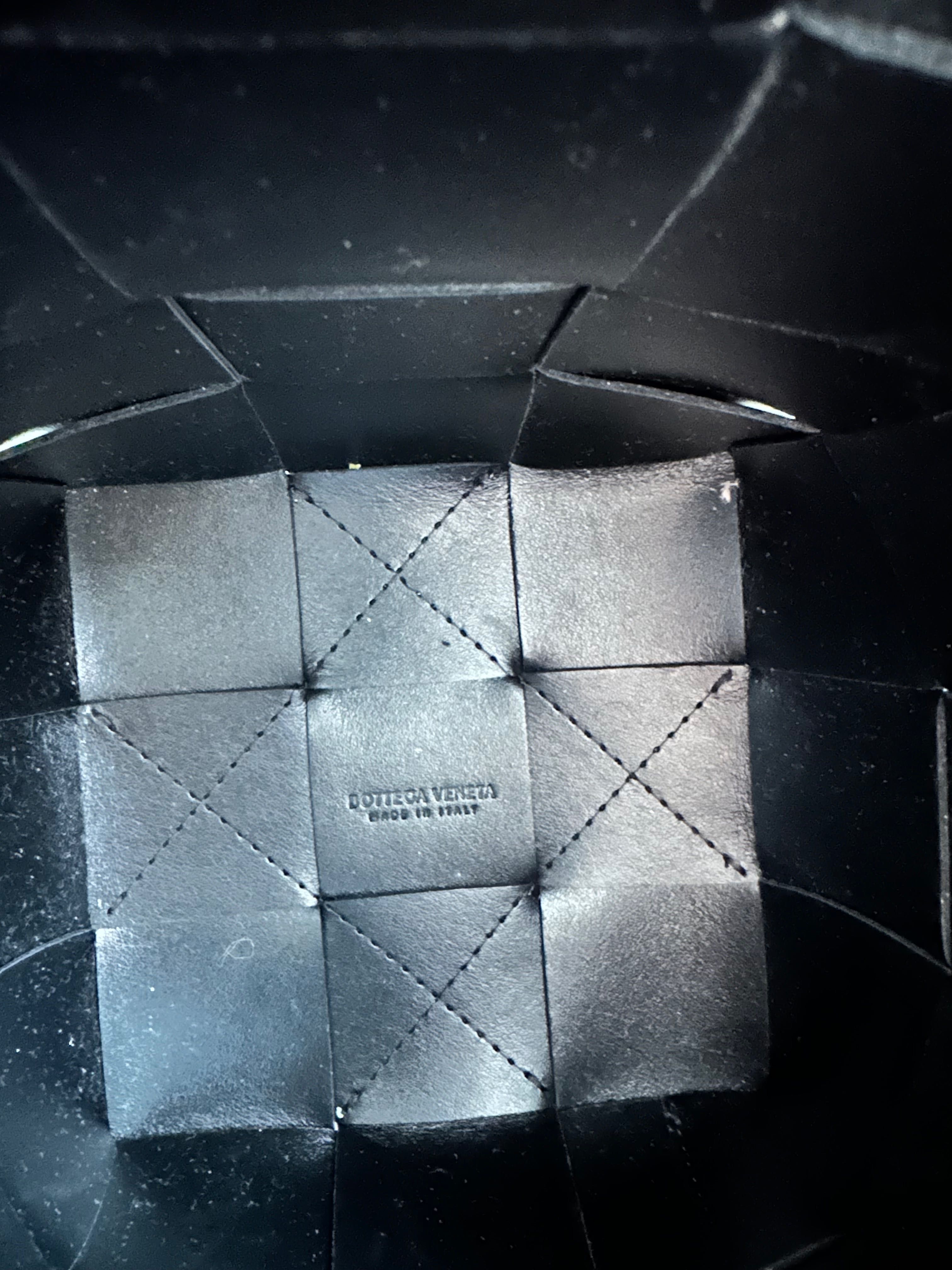 Сумочка Bottega Veneta Small Cassette Bucket