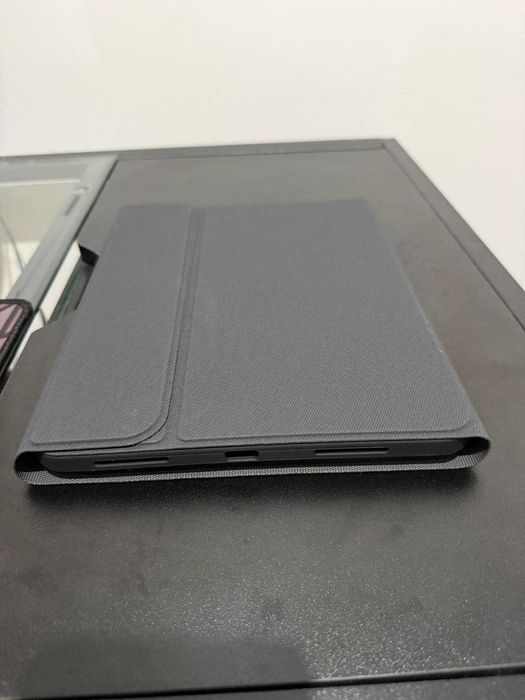 Capa com teclado retroiluminado (Ipad A16/Ipad 10)