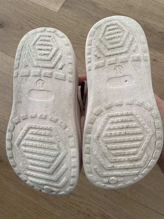 Klapki Crocs r. C10, crosy dla dziewczynki różowe