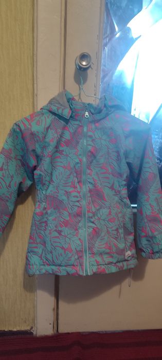 Продам Демі куртку для дівчинки