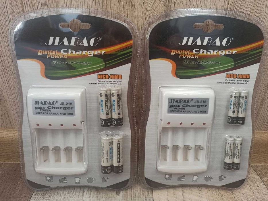 Универсальное зарядное устройство JIABAO JB-212 + 4 АКК (AAA)