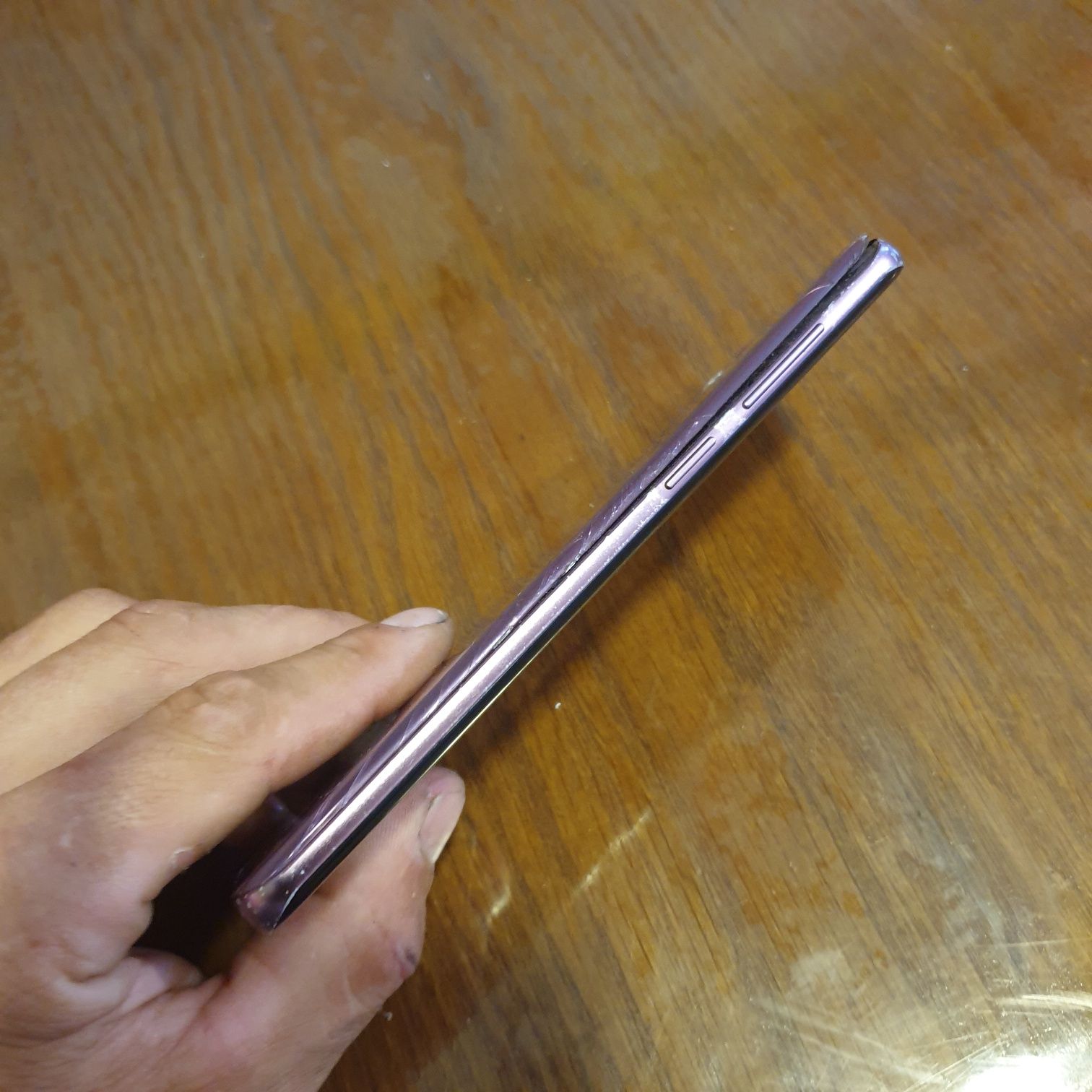 Продам телефон Samsung s9+ 6/64