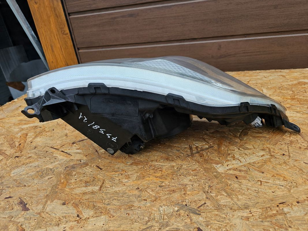 Toyota Prius Xw20/03-09 lampa Lampa prawa prawy przód przednia europa