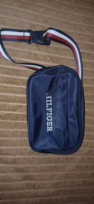 Сумочка поясная Tommy Hilfiger,  состояние идеальное