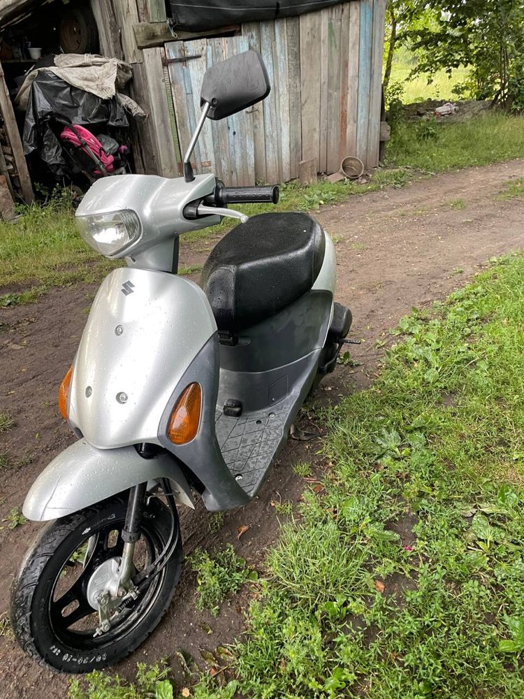 Скутер Suzuki lets 4