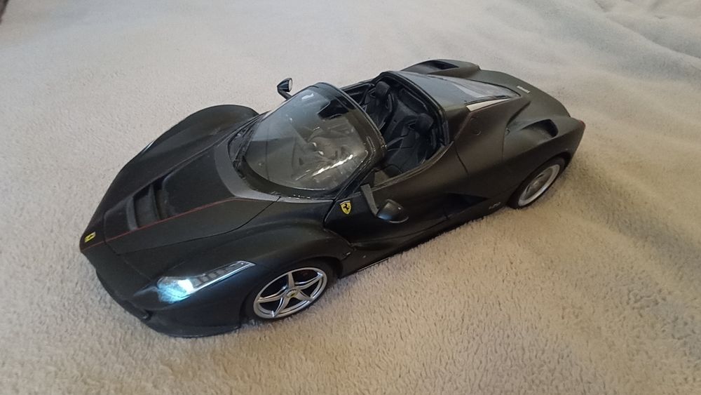 Rastar Autko R/C Ferrari LaFerrari Aperta czarne 1:14
