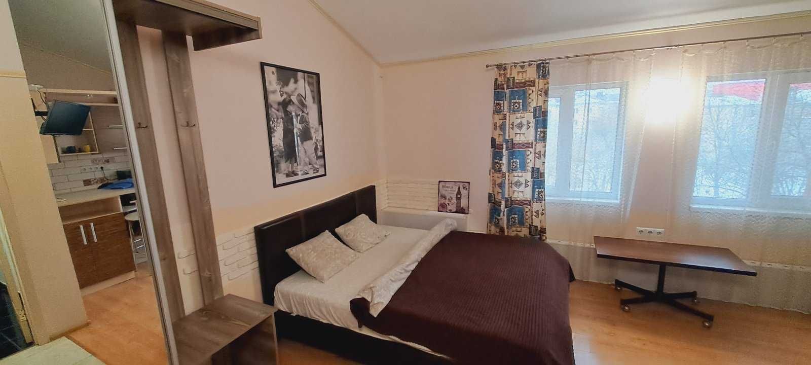 НОВА квартира подобово в центрі та біля вокзалу ХОЧУ ЦЮ.Є все!Парковка