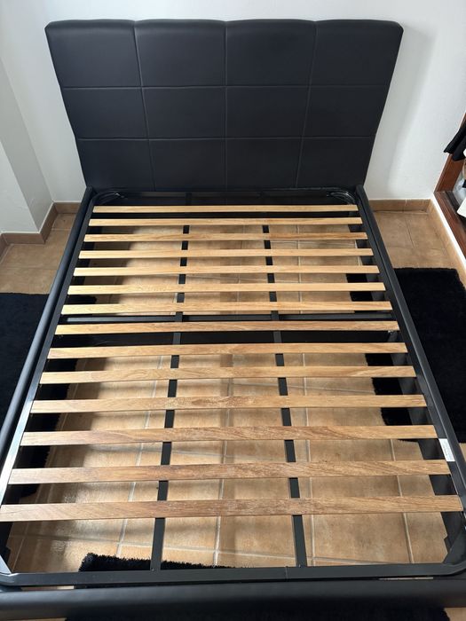 Cama casal 150x190 com colchão