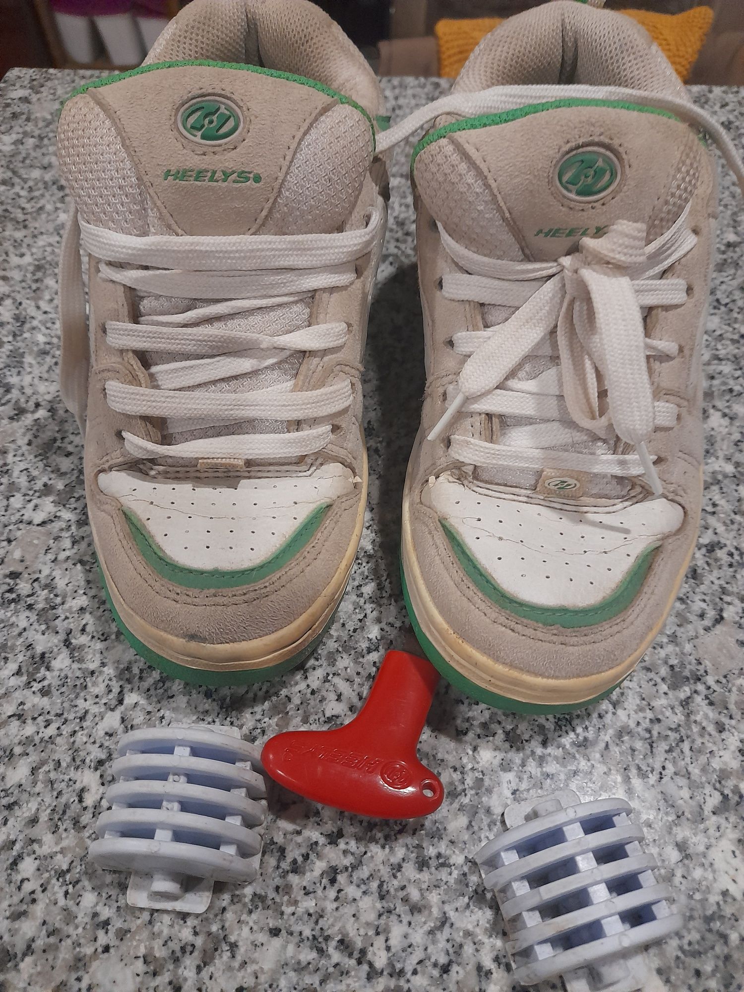 Ténis com rodinhas