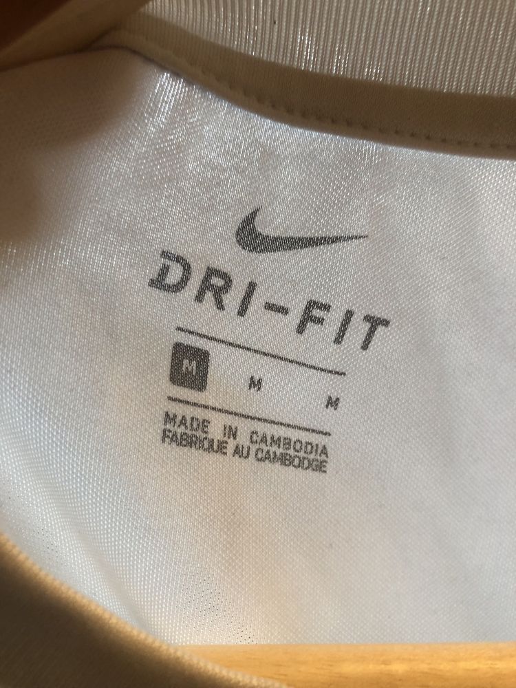 Продам футболку nike