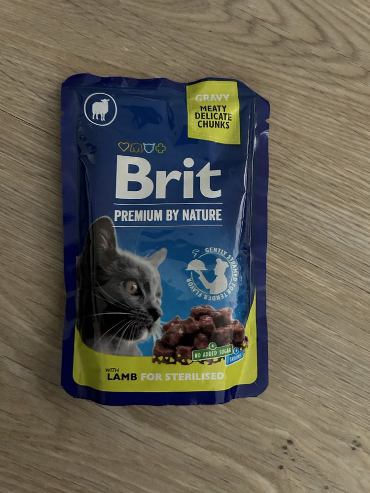 Корм вологий brit premium з різними смаками