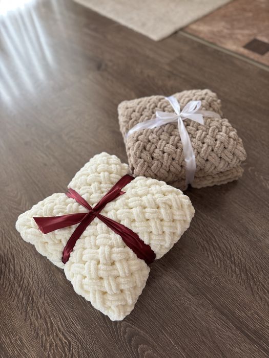 Пледи в наявності , а також колір та розмір під замов обираєте самі