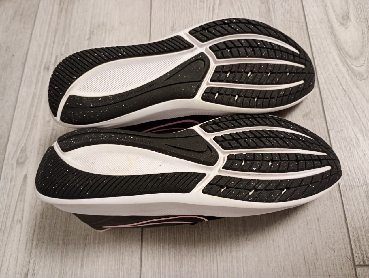 Кросівки nike star runner 3(da 2776-002).розмір 38-й
(da2776-002).розм