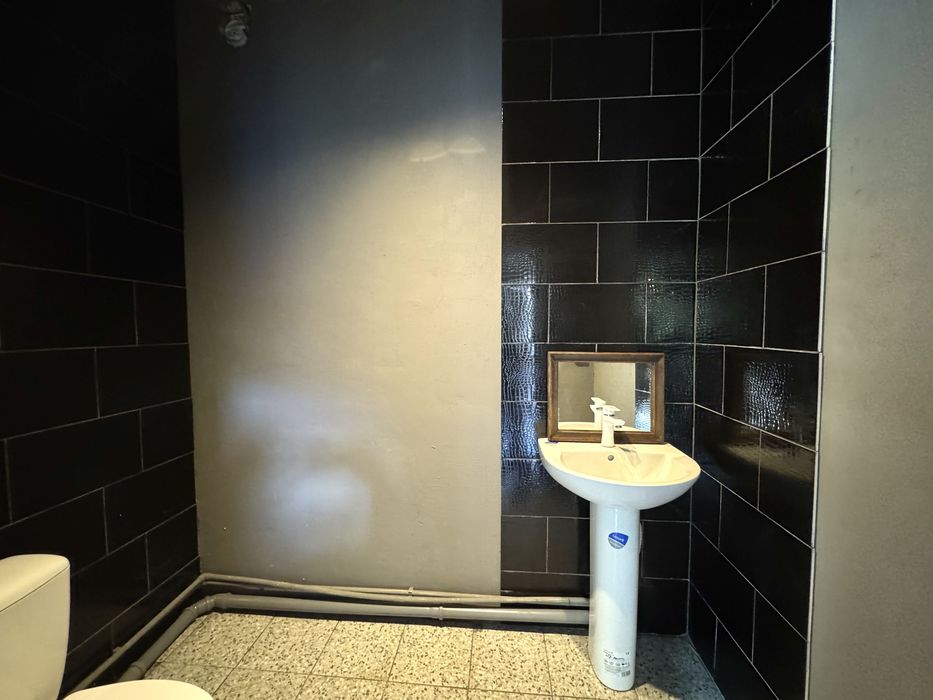 Аренда Кафе в центре с летней площадкой