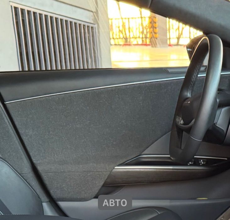 Передние карты дверей Lucid Air