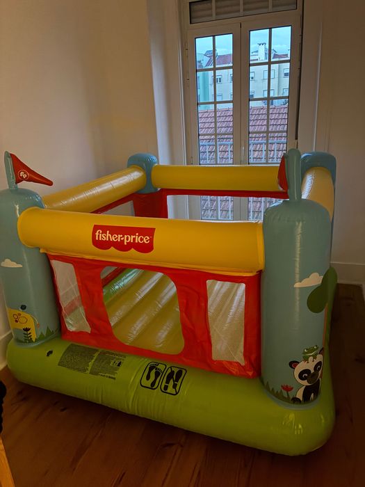 Castelo inflável Fisher Price