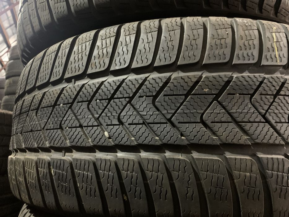 Шини б/у зима 255/60 18 Pirelli scorpion Winter Комплект , Пара