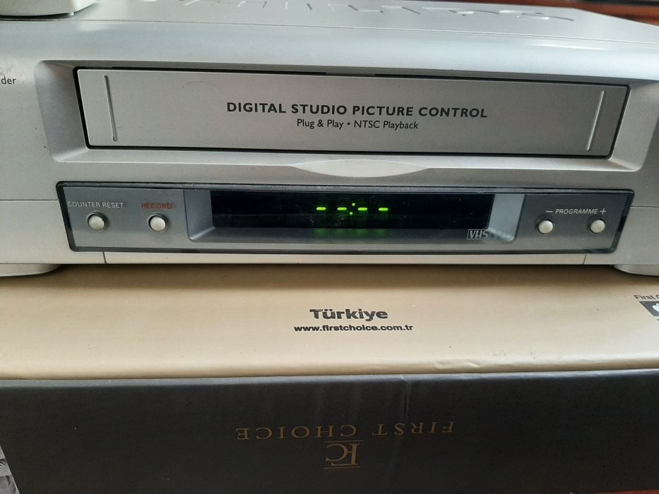 Відеомагнітофон філіпс