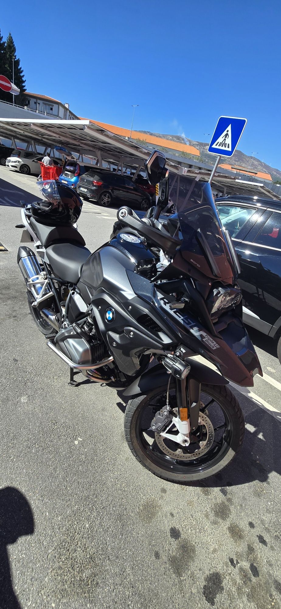 BMW R1250GS Triple Black Akrapovic