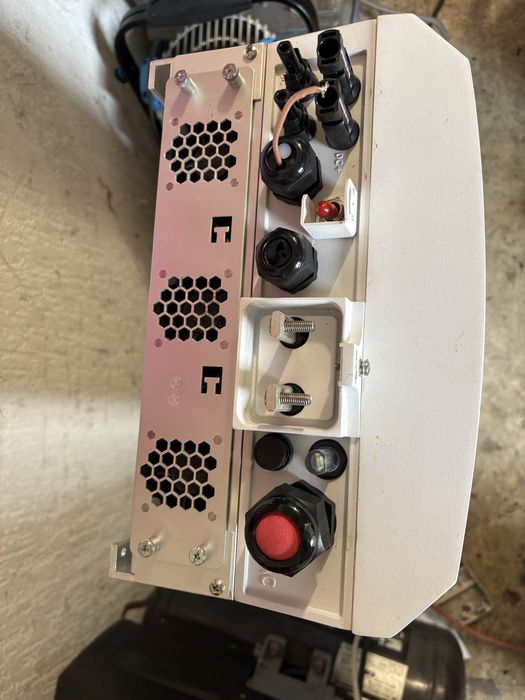 Falownik hybrydowy - sprzedam