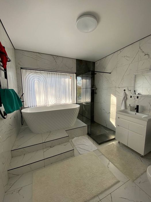 Оренда 2 поверхового видового будинку біля Львова