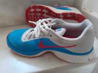 Ténis da Nike rosa e azul