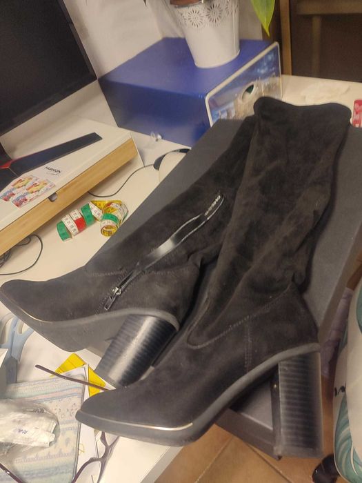 2 pares de botas muito elegantes