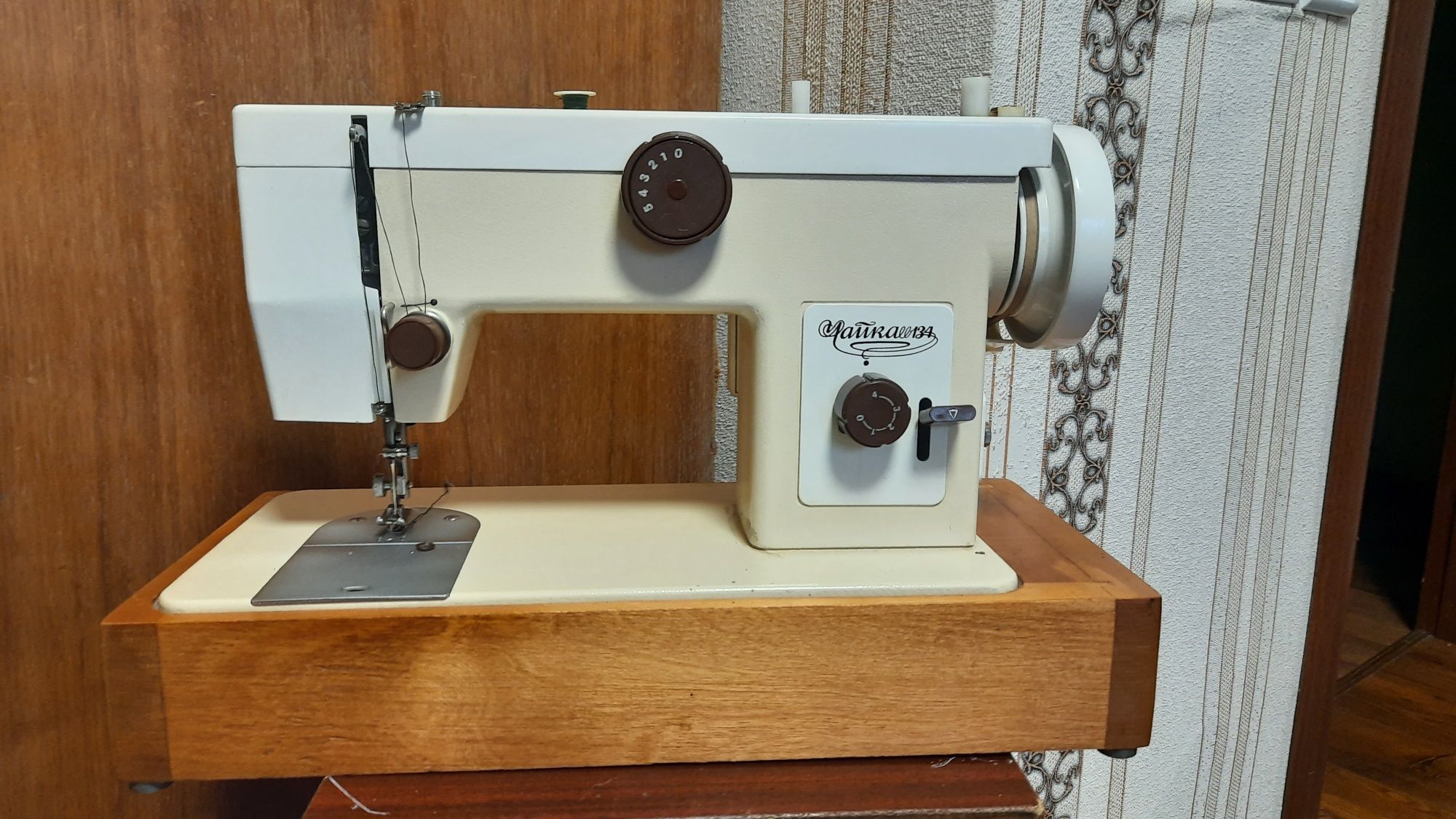 Швейна машинка Чайка 123