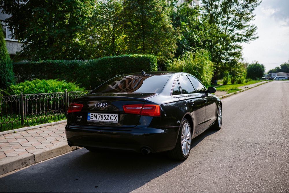 Продам Audi A6C7 2014 год