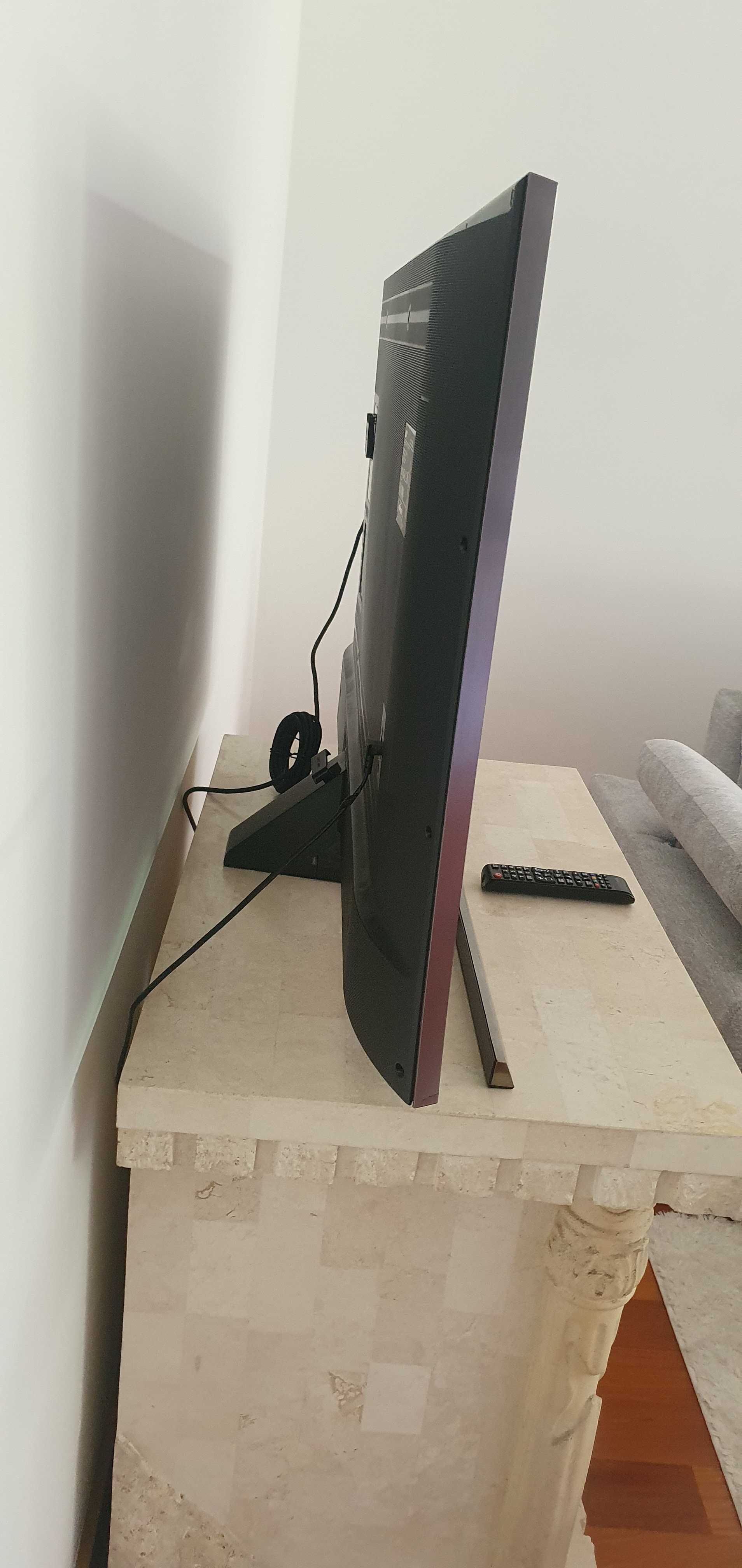 Tv Samsung smart 48' com controle