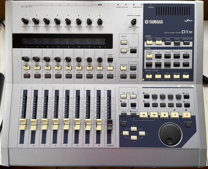 YAMAHA 01x Produkcyjne Studio Muzyczne - Mikser + Laptop