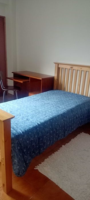 Arrenda-se quarto ao ano em Portimão