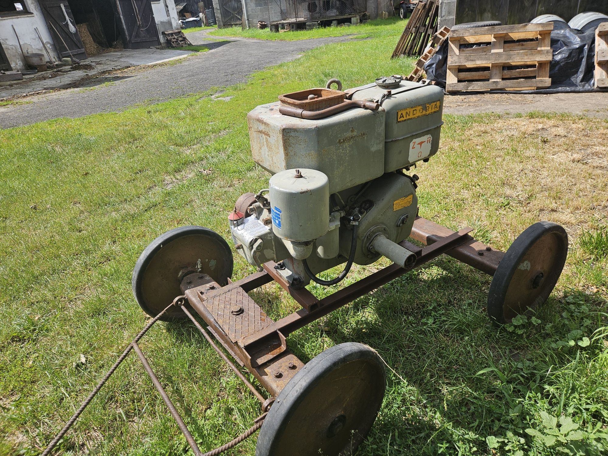 Silnik andoria 1HC102