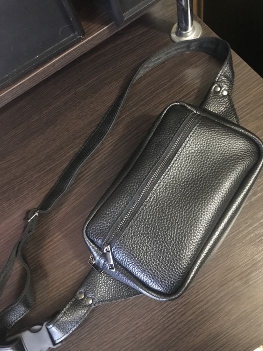 Бананка Барсетка из телячьей кожи.