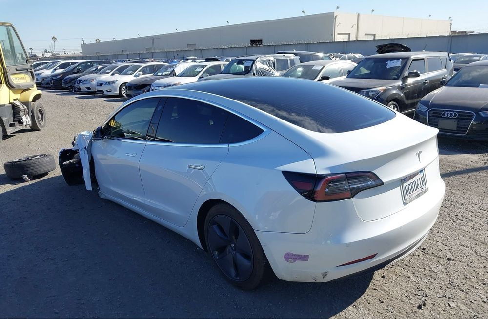 Tesla model 3 long range