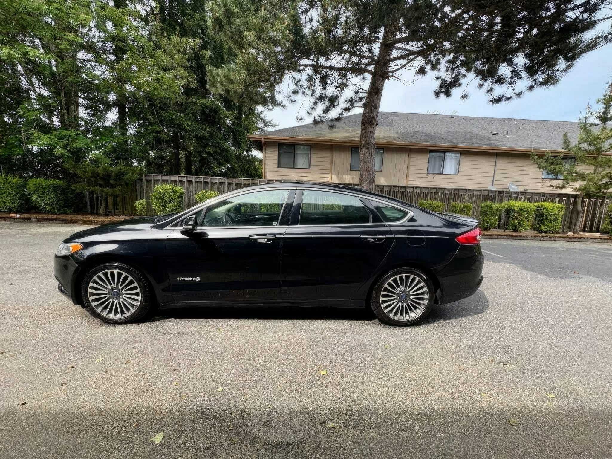 2018 Ford Fusion Hybrid Titanium FWD
