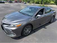 Toyota Camry Hybrid XLE 2021