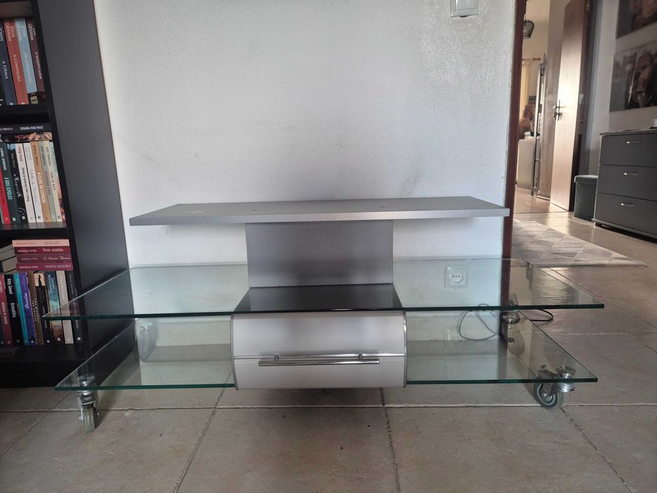 Móvel com Rodas de Suporte para TV em Alumínio e Vidro, como Novo