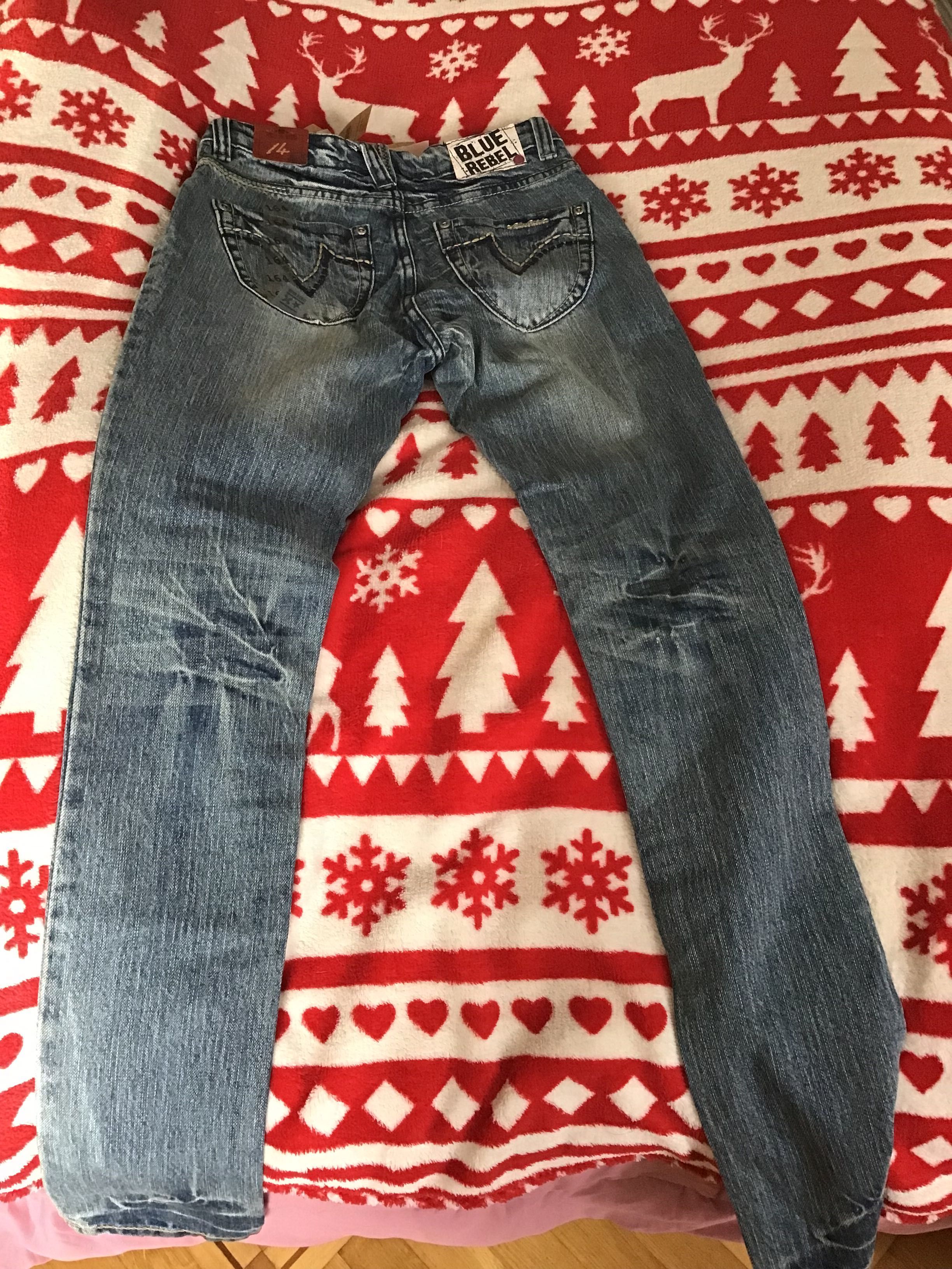Nowe jeansy, na wzrost 164 cm.