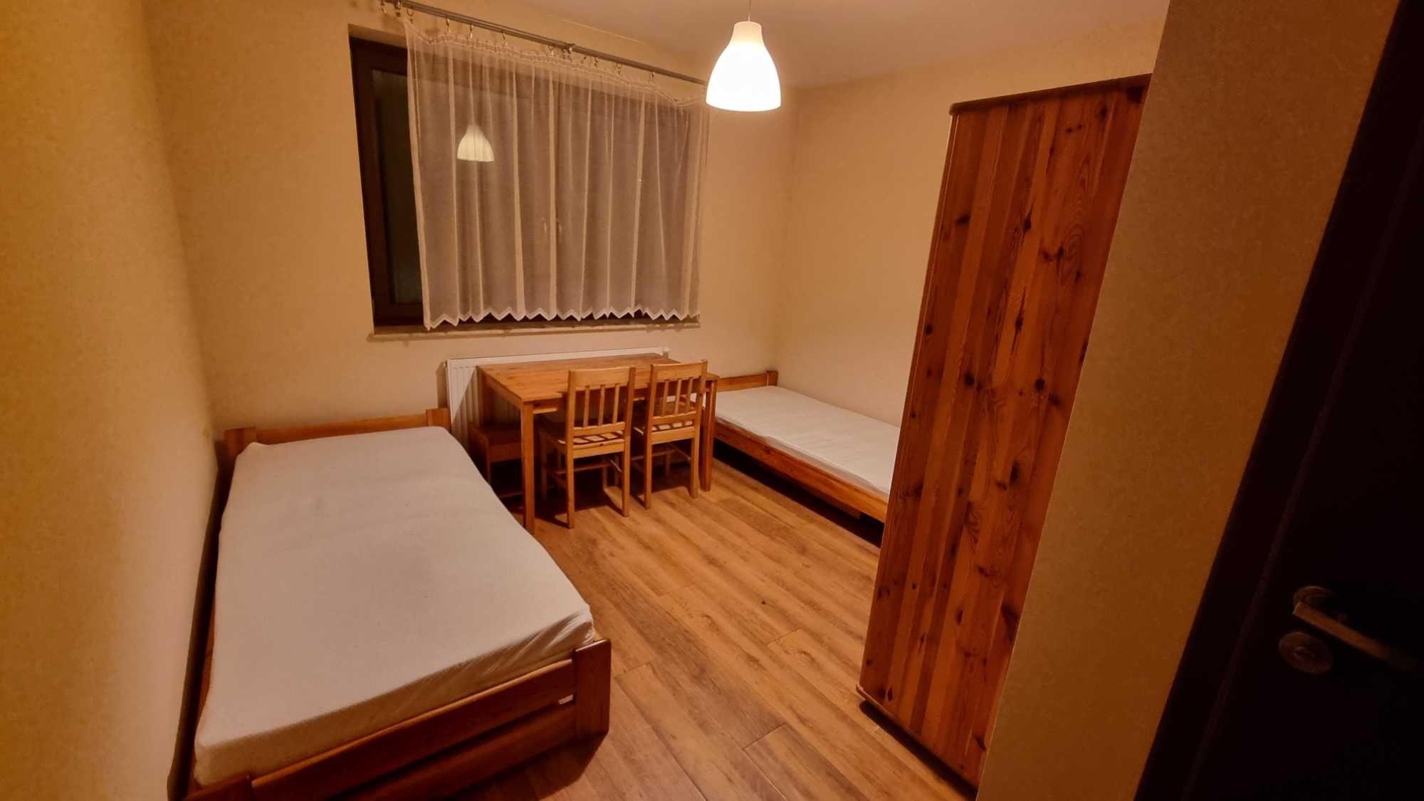 Hostel z ogrodem i grillem