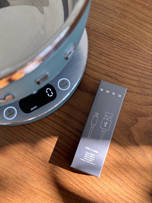 Cyfrowa waga kuchenna SMEG szmaragdowa turkusowa KSC01EGMWW
