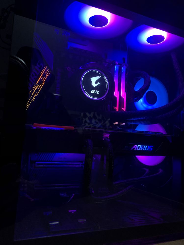 Komputer | i7-11700k | RTX 2080 Super | 32GB RAM | 1,5TB SSD | WIN11