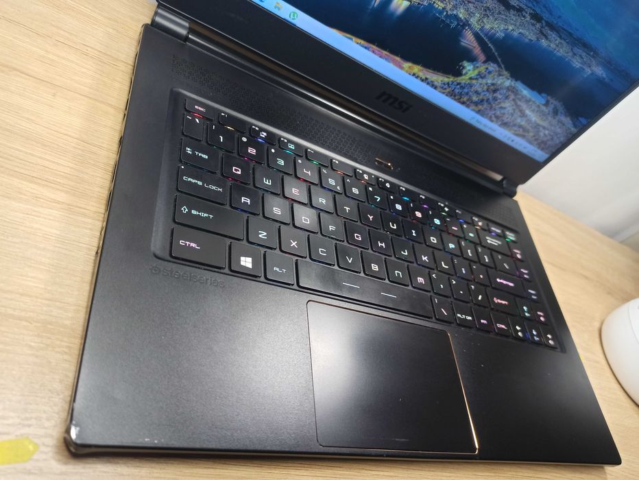 Уцінка! Ігровий ноутбук MSI GS65 i7 8750H/16gb/nvme 1TB/GTX 1070 Max-q