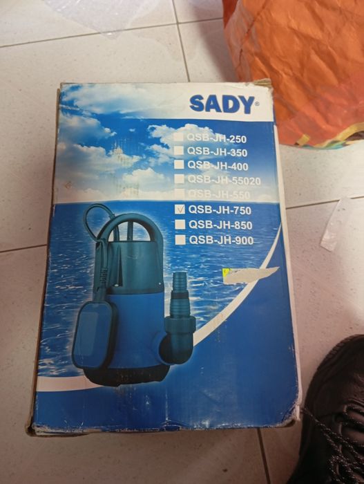 Bomba de água limpa nova